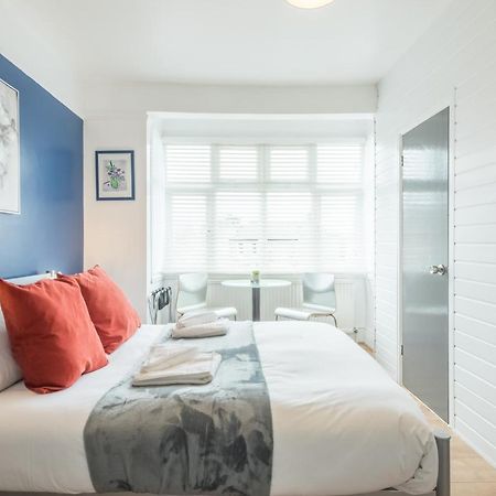 Private Room 4 With Kitchenette By Cb Stays No Minimum Stays CBG Екстериор снимка