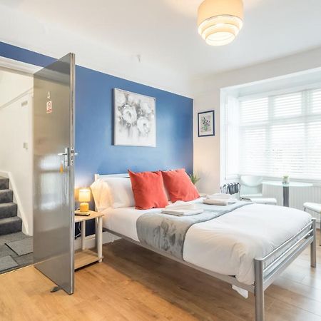 Private Room 4 With Kitchenette By Cb Stays No Minimum Stays CBG Екстериор снимка