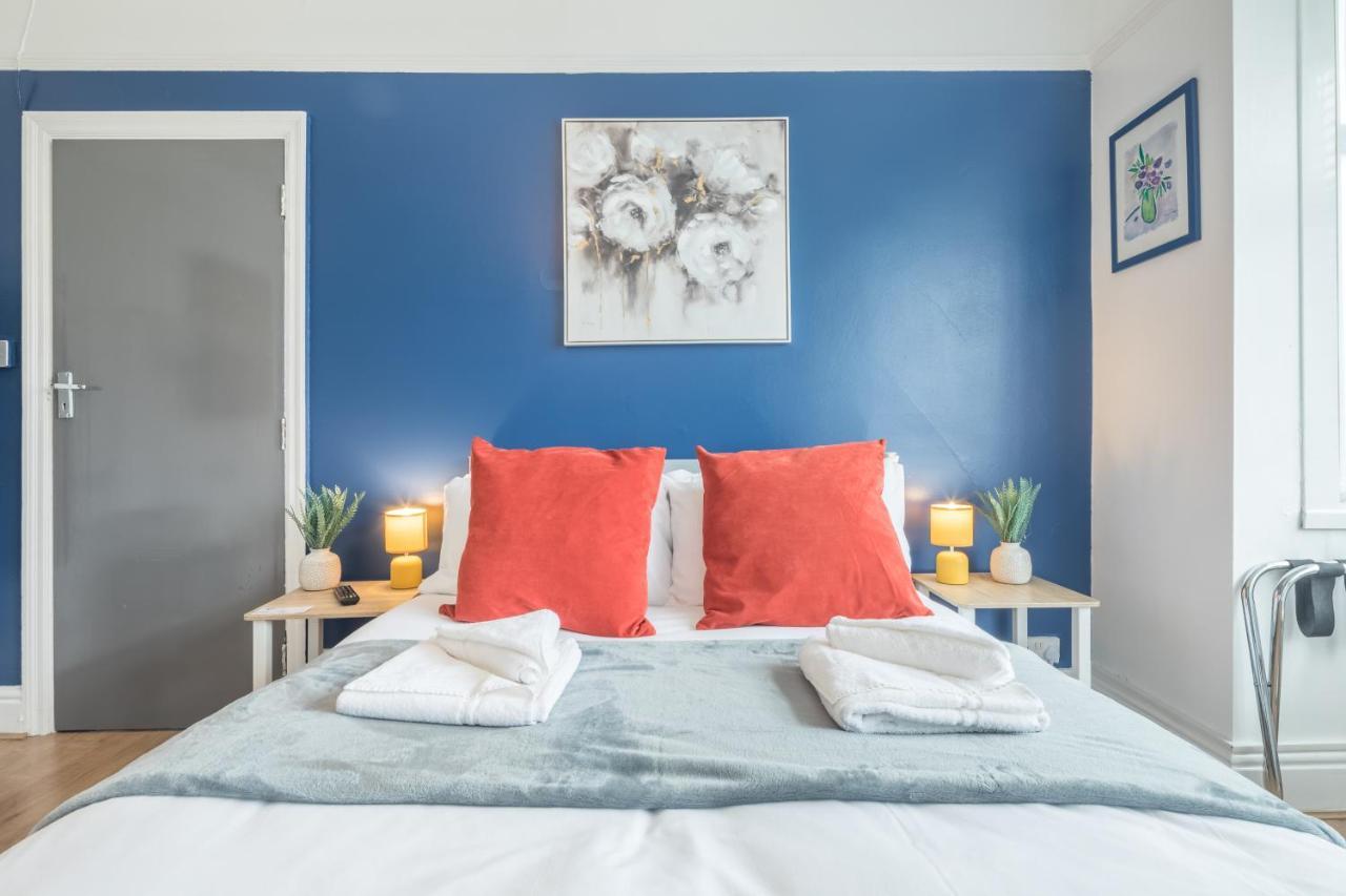 Private Room 4 With Kitchenette By Cb Stays No Minimum Stays CBG Екстериор снимка